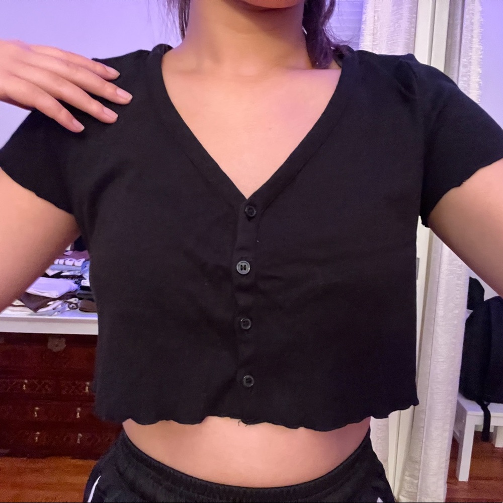 black crop top